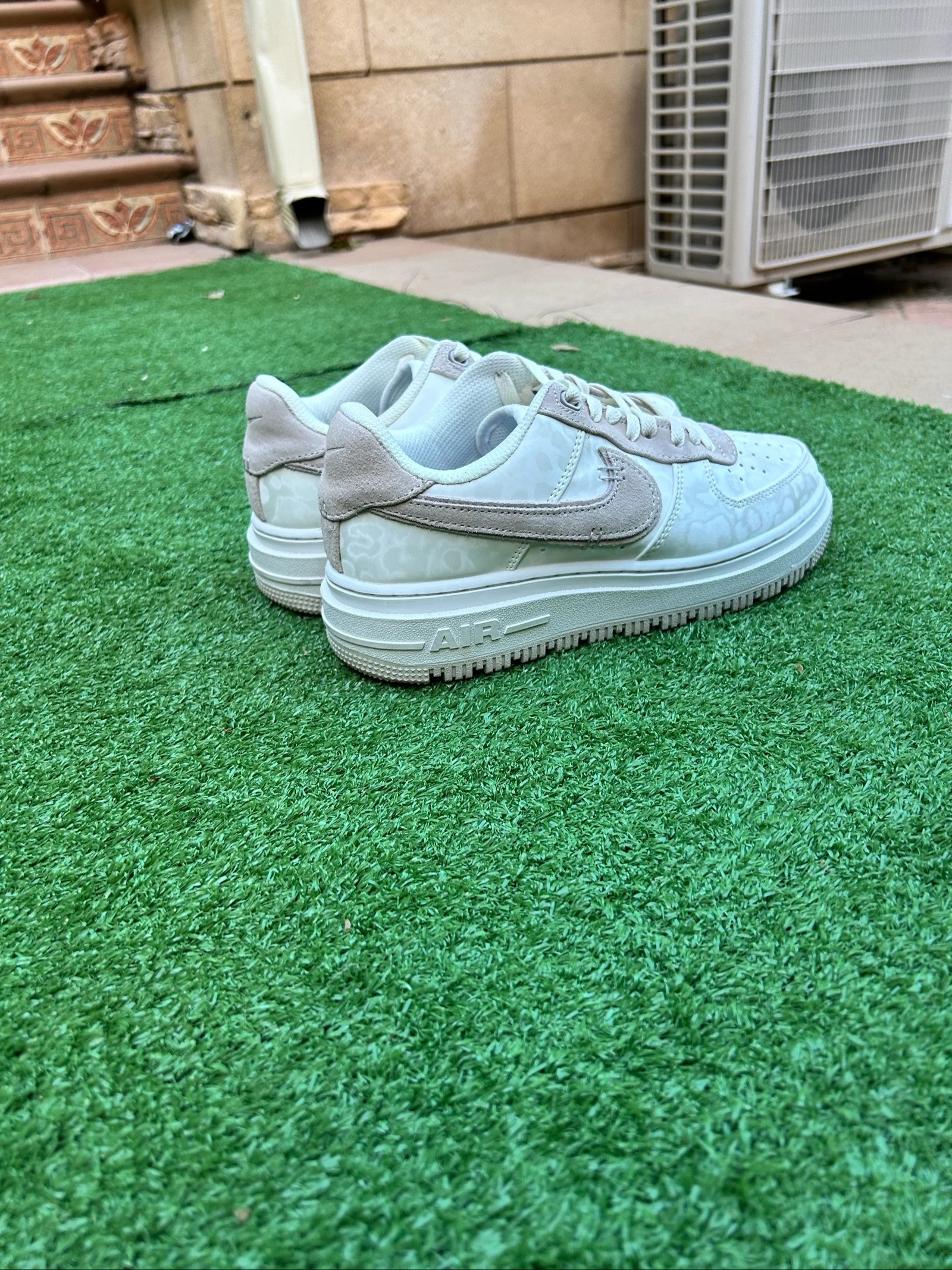 Nike Air Force 1 Triple White Size 40 – photo 2